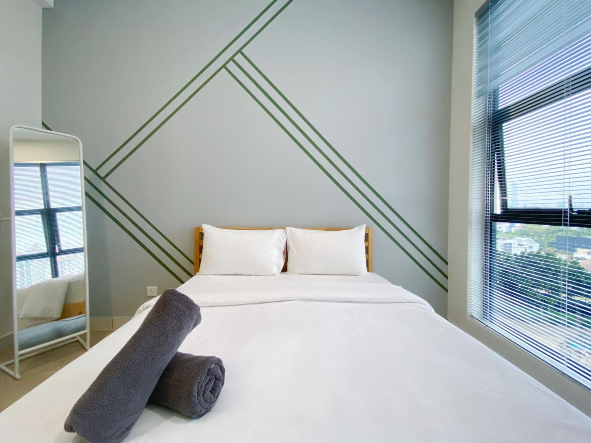 Apartment Two Bedroom At Regalia And By The Relaxstay Kuala Lumpur